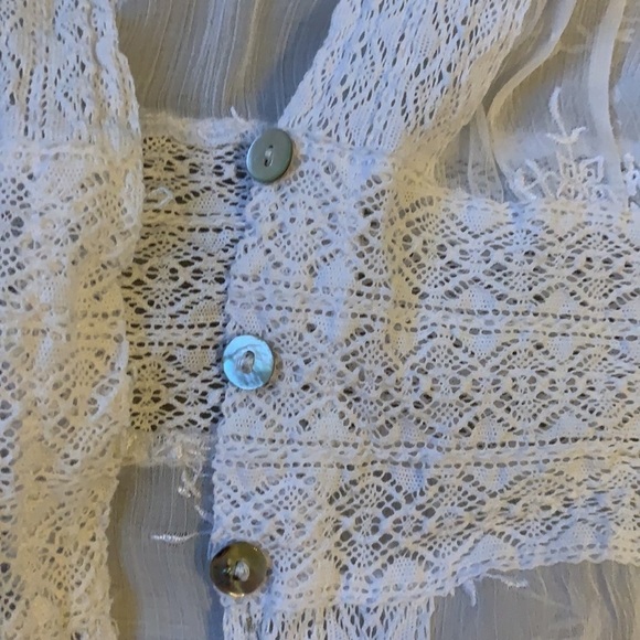 SOFT SURROUNDINGS White Floral Blouse‎ embroidered - Picture 10 of 16